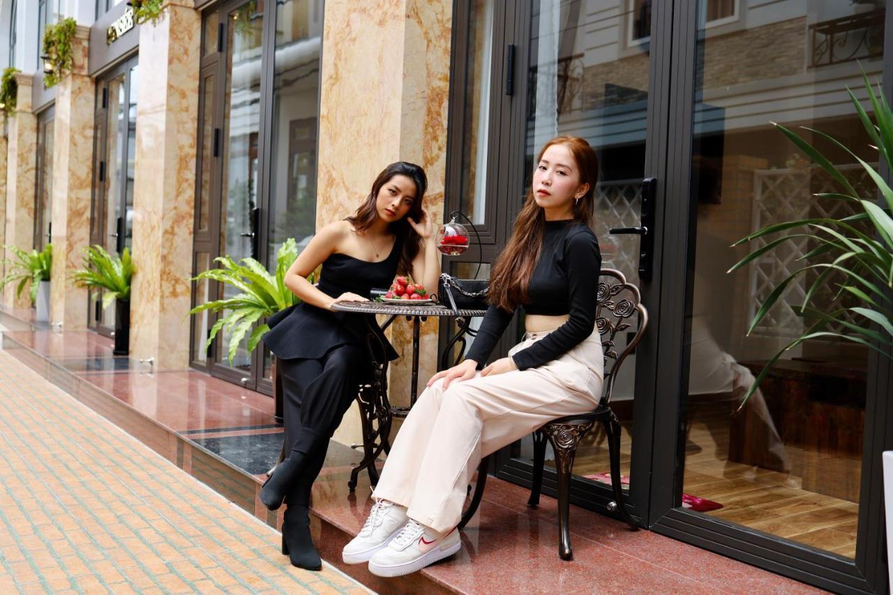 דה לאט La Fleur Premium Central Apartment Hotel מראה חיצוני תמונה